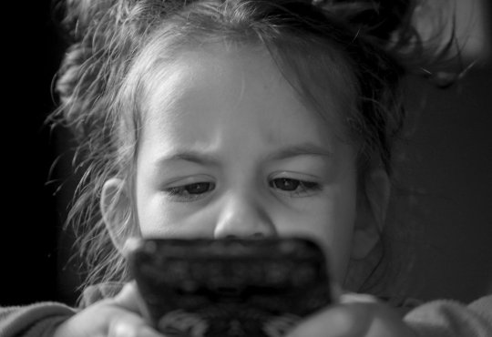 Riflessioni sull' uso dei dispositivi digitali tra i bambini